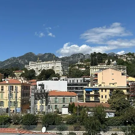 Appartement With Sunny Terrace Air Conditioning