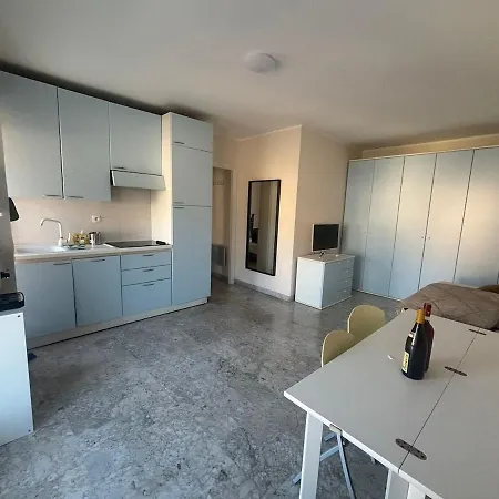 Appartement With Sunny Terrace Air Conditioning *